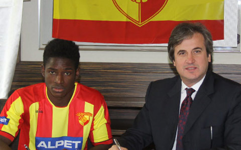 Theo Weeks Lewis Resmen Göztepemiz?de