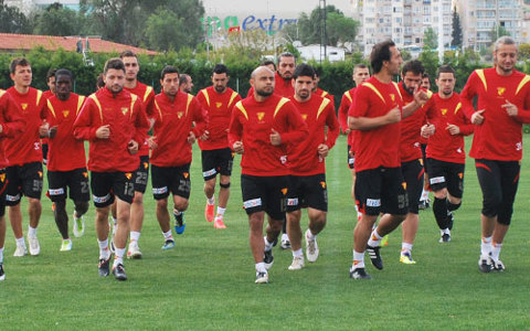 Göztepemiz Kampa Girdi