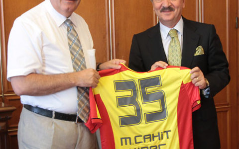 İzmir Valisi Sayın Cahit Kıraç?a Ziyaret