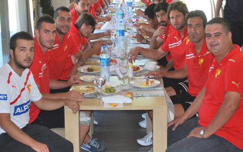 Taraftarlarımız Maç Yemeğinde