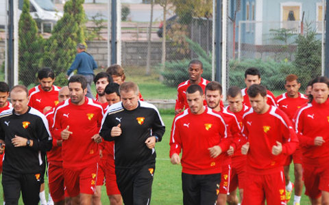 Göztepemiz Maç Saatini Bekliyor