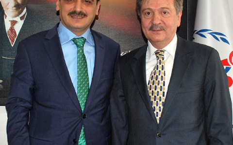 Makamında Ağırladı