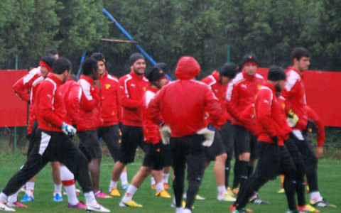 Göztepemiz Yağmur Altında Çalıştı