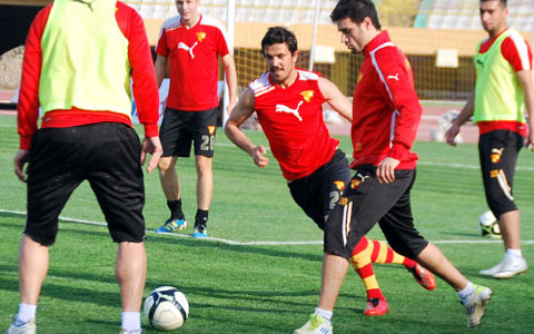 Göztepemiz Kampa Girdi