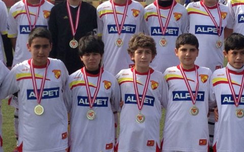 U-13 Finallerde