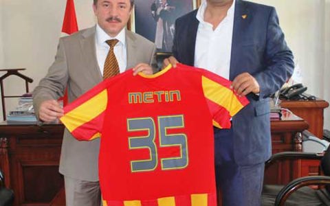 Kaplan'ı makamında ziyaret ettik
