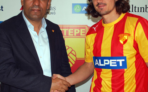 Tolga Çavdar İmzaladı