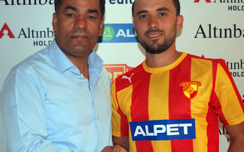 Volkan Özcan İmzaladı