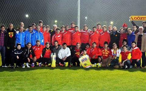 Antalya Kampında Meşaleli Karşılama