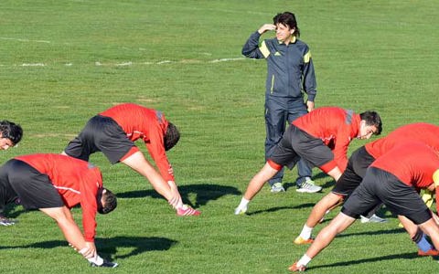 Suat Kaya İlk Çalışmasını Yaptırdı