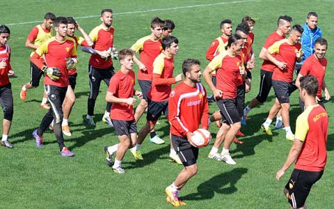 Yan Top Ve Şut Çalışması Yaptık