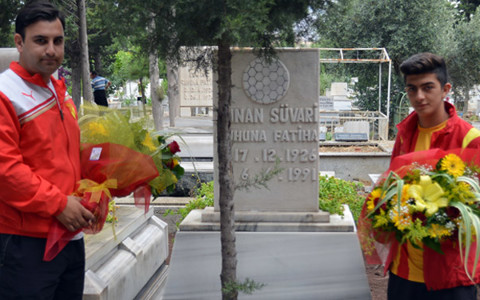Adnan Süvari'yi Saygıyla Anıyoruz
