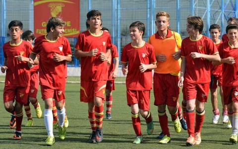 Türkiye Şampiyonası'nda İzmir Derbisi
