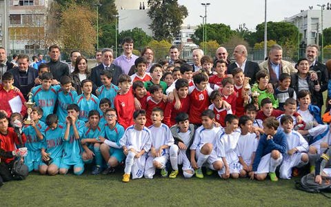 Gürsel Aksel'de Kupalar Sahiplerini Buldu