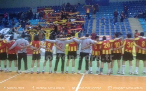 Uçan Adamlar Dolu Dizgin
