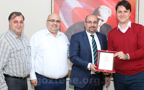 Göztepemiz?den Büyükşehir?e Teşekkür Plaketi