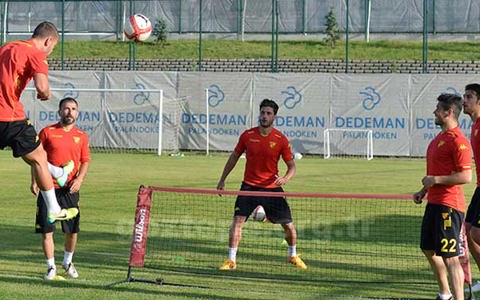 Göztepemiz Ayak Tenisi Oynadı