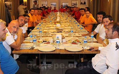 Göztepemiz Moral Depoladı