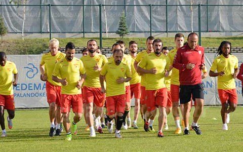 Sabah Salon Akşam Saha