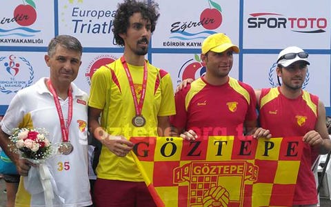 Triatlonda Madalyaları Kaptık
