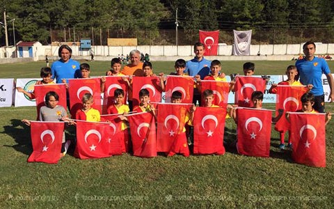 Marmaris'te Futbol Şenliği Sürüyor