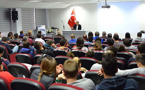 Efsane Oyuncumuz Özer Yurteri Konferansa Katıldı