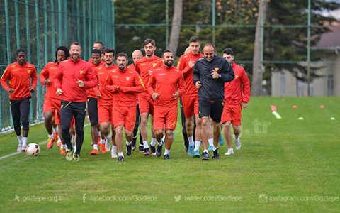Göztepe'miz Maç Saatini Bekliyor