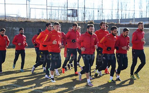 Göztepe'miz Maç Saatini Bekliyor