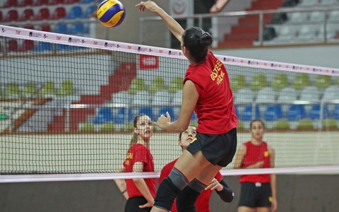 Voleybol Takımımız Karşıyaka Maçına Hazır