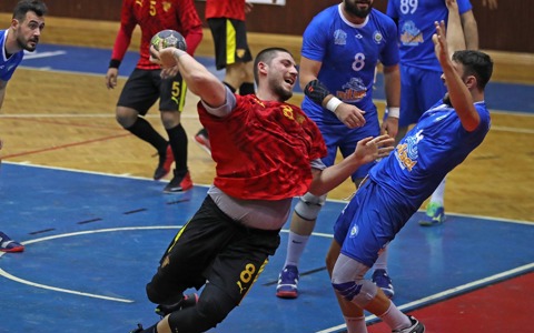 Hentbol: Göztepe'miz 26-32 Nilüfer Bld.