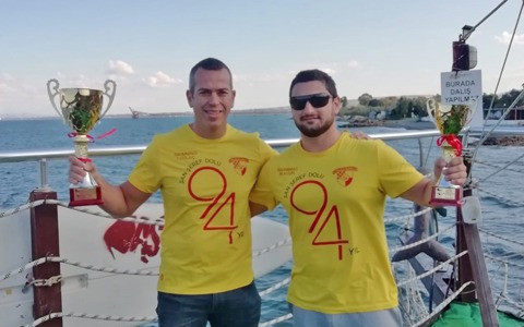 Kıbrıs Açık Su Yüzme Maratonu'nu 2 Kupayla Tamamladık