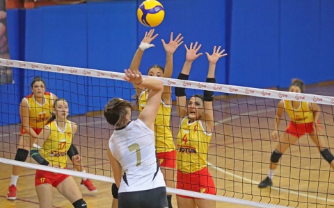 1. Hafta: Göztepe'miz 1-3 Vakıfbank B