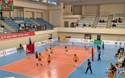 Voleybol: Fenerbahçe 1-3 Göztepe'miz
