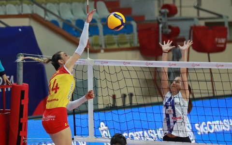 Voleybol: İzmirspor 1-3 Göztepe'miz