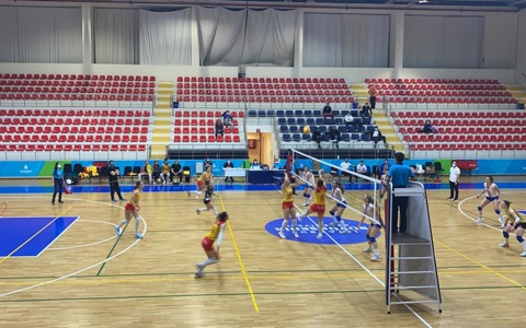 Voleybol: İstanbul BB. 3-0 Göztepe'miz