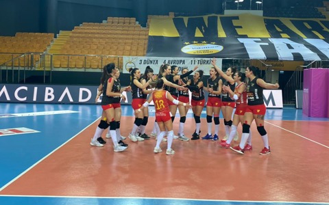 Voleybol: Vakıfbank 1-3 Göztepe'miz