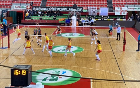 Voleybol: Karşıyaka 3-1 Göztepe'miz