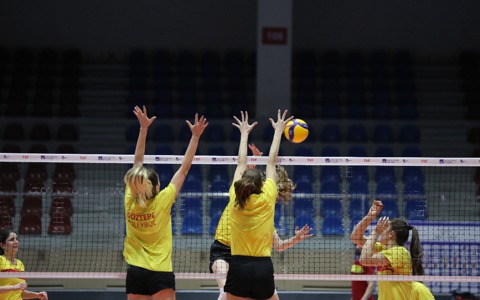 Voleybol Takımımız Edremit Bld. Altınoluk SK Maçı Hazırlıklarını Tamamladı