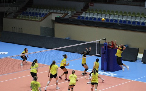 İzmir'in Sultanları Sivrihisar Bld. Maçı Hazırlıklarını Tamamladı