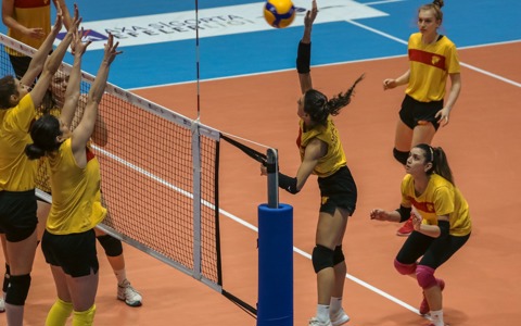 İzmir’in Sultanları Sakarya Voleybol Maçı Hazırlıklarını Tamamladı