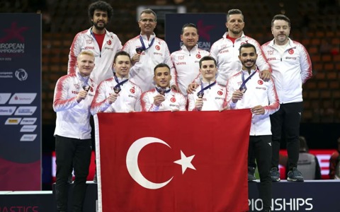 Ferhat Arıcan ve Mehmet Ayber Koşak Artistik Cimnastik Erkekler Avrupa Şampiyonası'nda Mücadele Etti