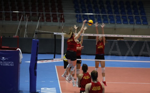 İzmir'in Sultanları Yeni Sezon Hazırlıklarını Sürdürdü