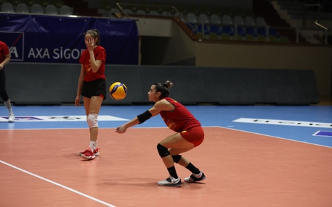  İzmir'in Sultanları Yeni Sezon Hazırlıklarını Sürdürdü