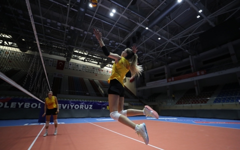  İzmir'in Sultanları Yeni Sezon Hazırlıklarını Sürdürdü