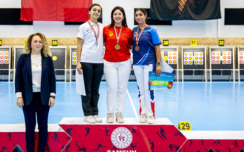 Yasemin Ecem Anagöz Samsun'da Altın Madalyanın Sahibi Oldu