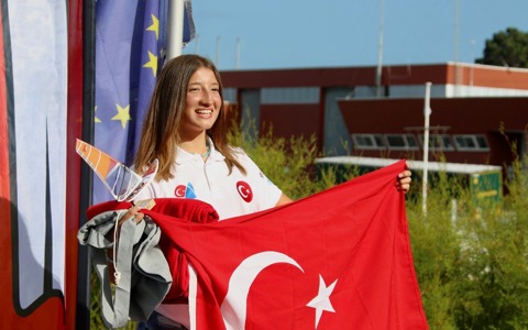 Dünya Şampiyonu Defne Simay Başdağ