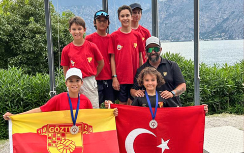 Yelkende Madalyaya Doyamıyoruz