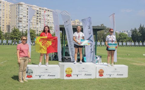 Yasemin’den bir madalya daha