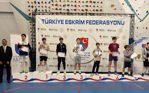 Eskrim'den 3 Madalya