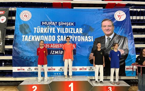 İpek Azra'dan Türkiye İkincilği